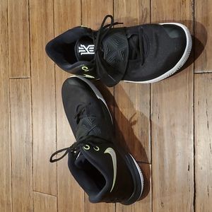 Nike Kyrie Irving flytrap